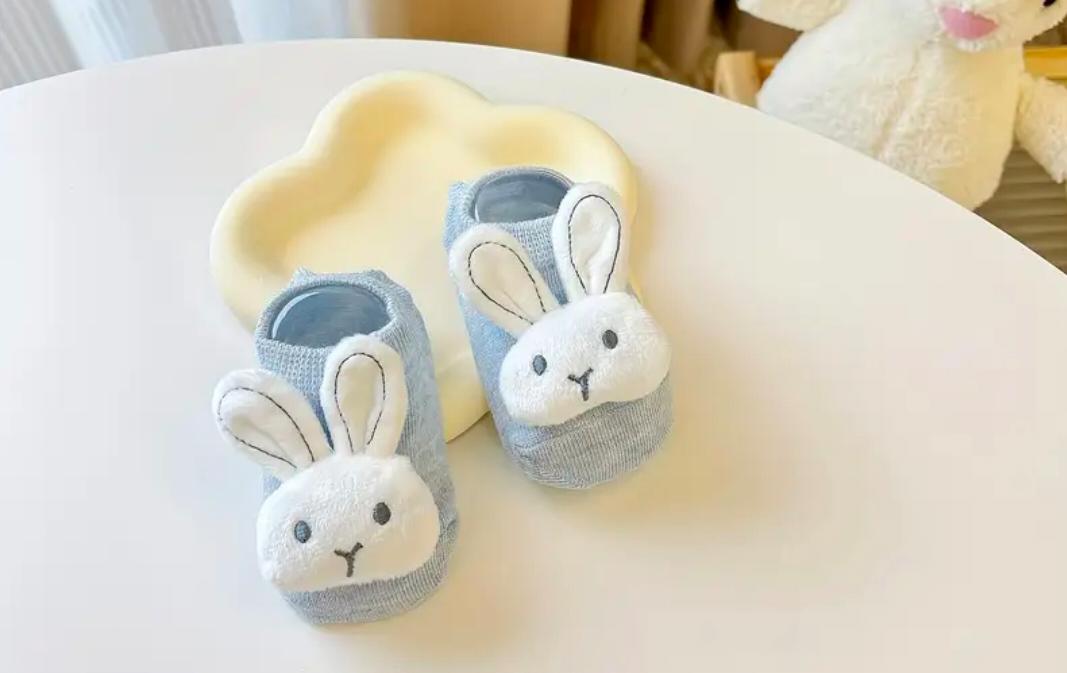 Anti-Slip socks جورب مضاد للانزلاق